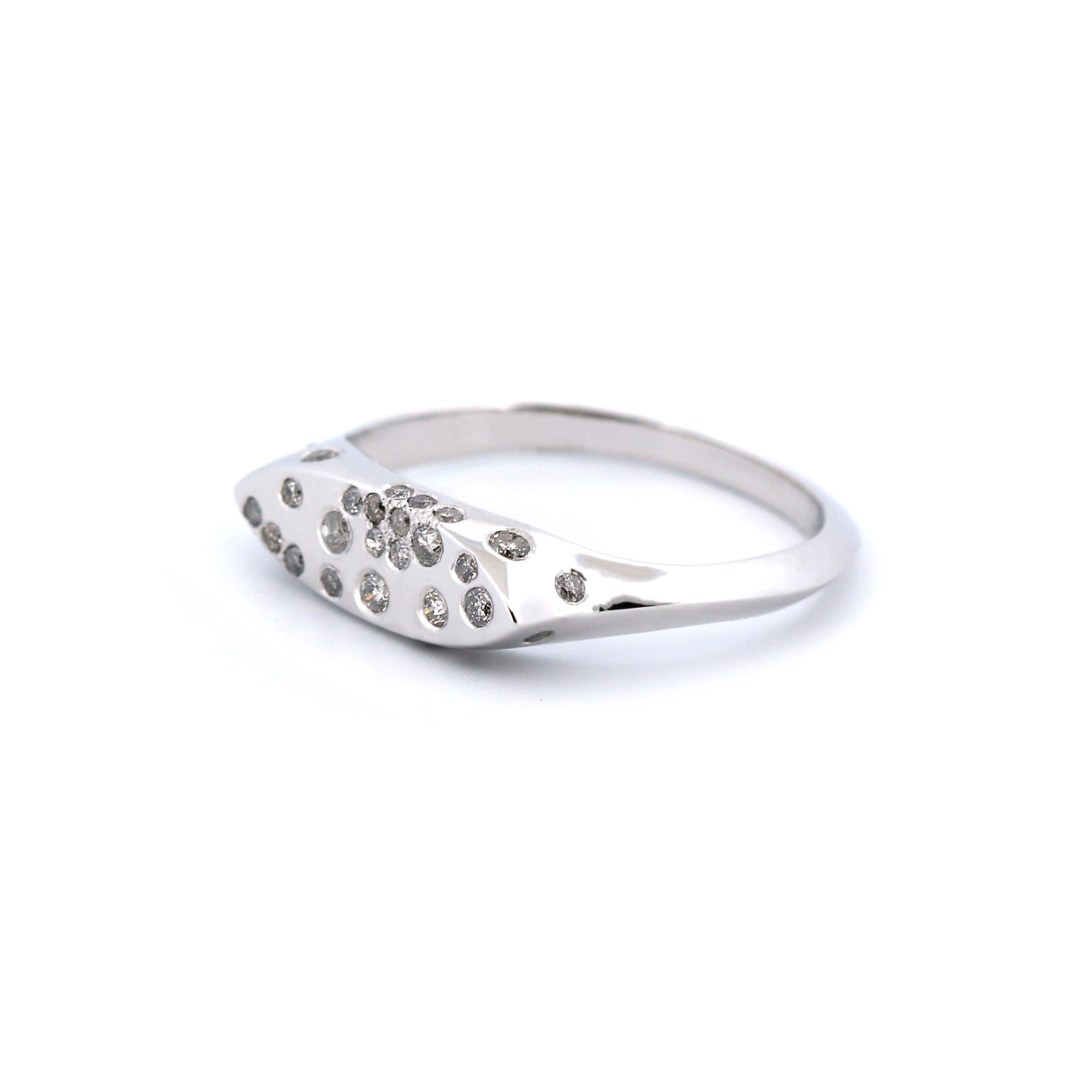 Bague Amandine or blanc et diamants gris