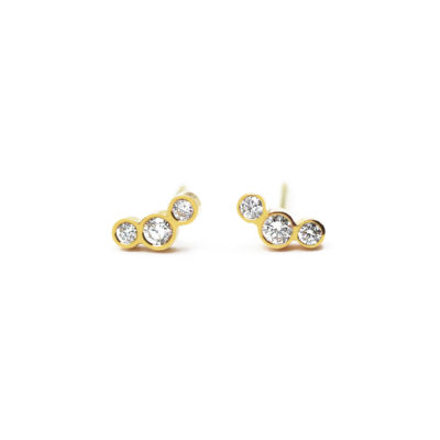 Boucles or jaune et trois diamants