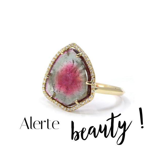 • ALMA •

Notre bague Alma, tourmaline grise et rose est entourée de diamants. Alerte beauty!!

#reveriesdeve #creatricesuisse #geneve #joailleriegeneve #bijouxfaitsmain #bijouxuniques