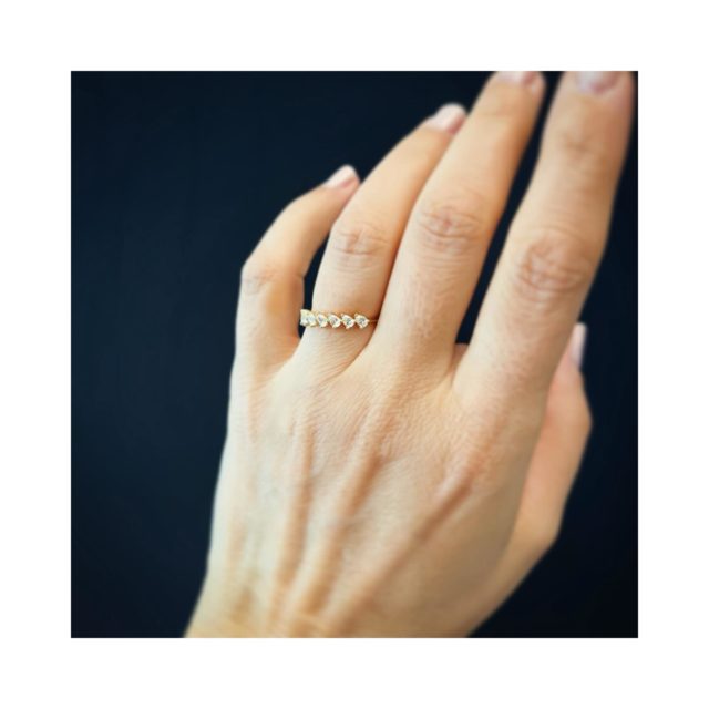 • LOVE •

Nos merveilleuses alliances ❤️

#reveriesdeve #mariage #alliances #geneve #joailleriegeneve #orrecyclé #creatricesuisse